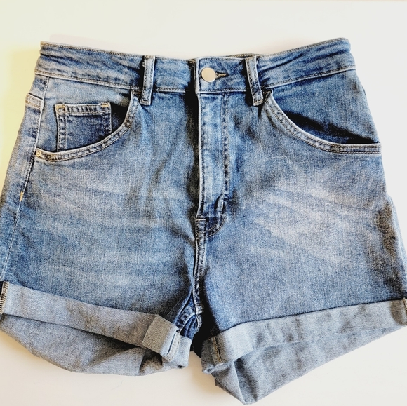 H&M Pants - H&M Denim High Waist Short Booty Shorts Medium Light Wash Cuffed Sz 10 / 42